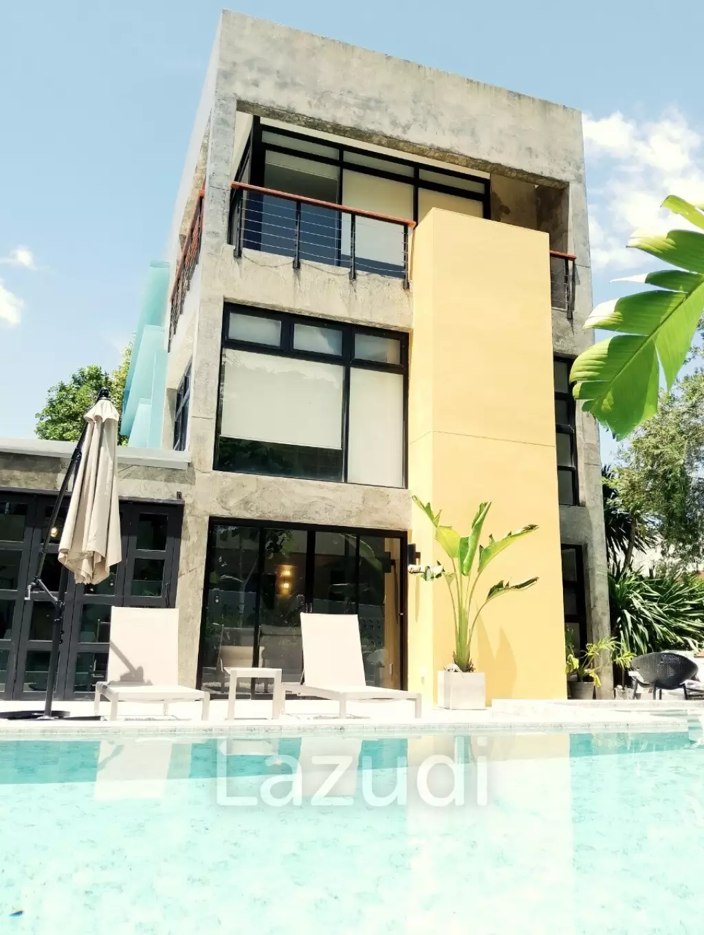 3 Bedroom 3 bathroom Pool Villa close to the beach