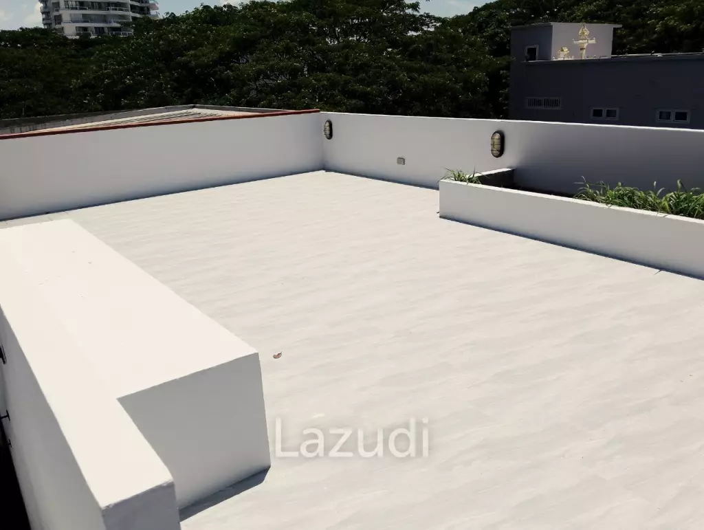 3 Bedroom 3 bathroom Pool Villa close to the beach
