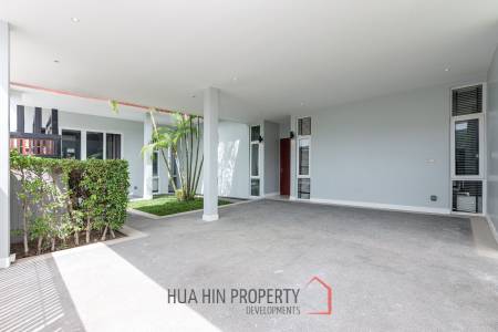 Black Lotus 4 Bedroom Pool Villa with Guesthouse