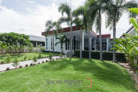Black Lotus 4 Bedroom Pool Villa with Guesthouse