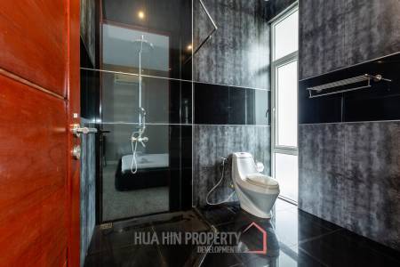 Black Lotus 4 Bedroom Pool Villa with Guesthouse