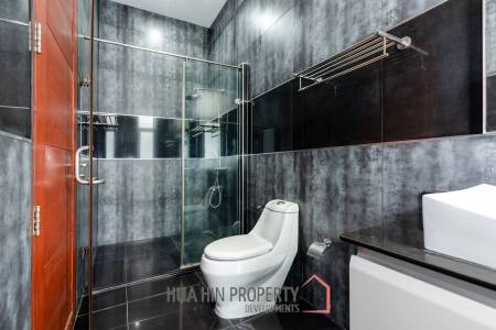 Black Lotus 4 Bedroom Pool Villa with Guesthouse