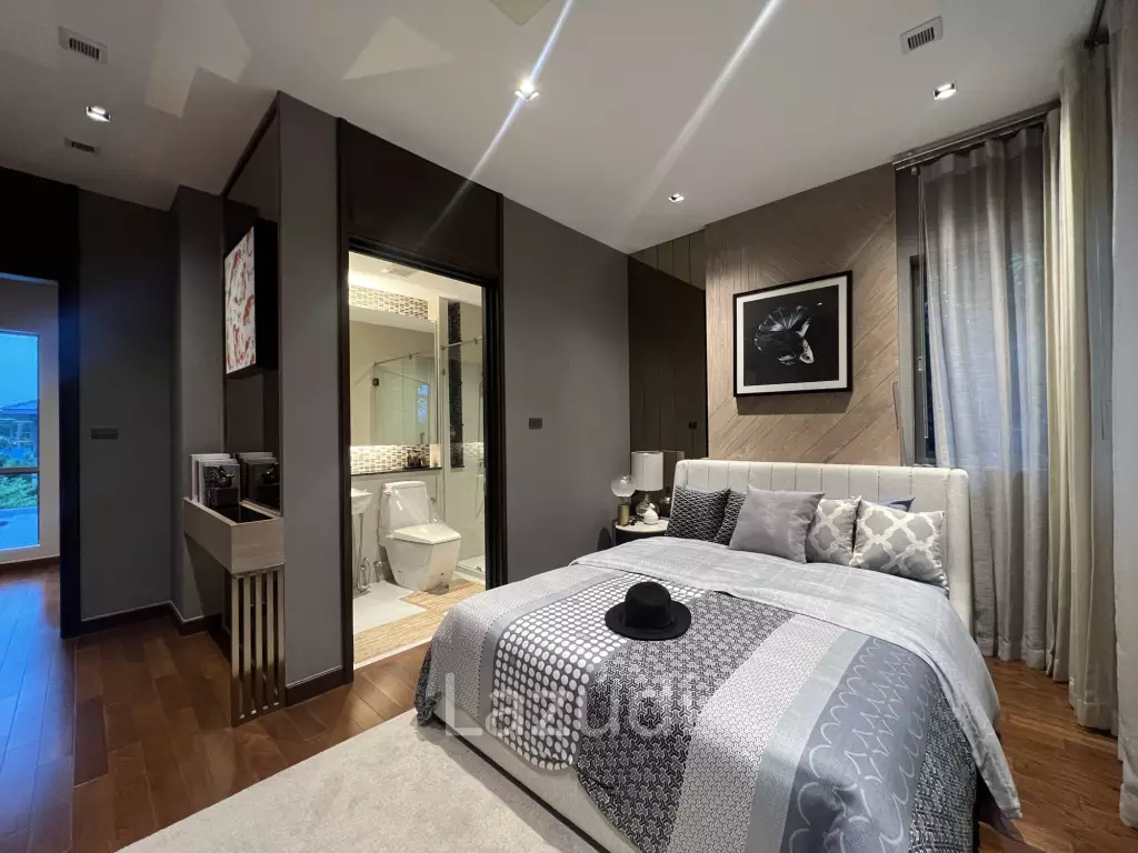 4 Bed 5 Bath 337 SQ.M Perfect Masterpiece Ramkhamhaeng