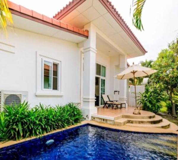 2 Bed Resort Pool Villa with Golf Privileges'