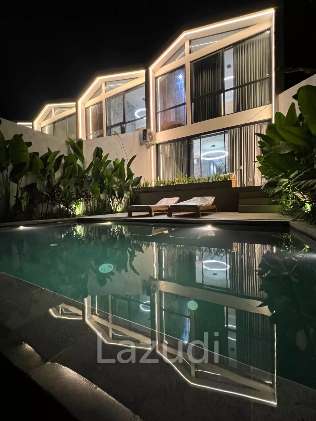 ELEVATED JUNGLE VILLA WITH MODERN COMFORTS IN UBUD