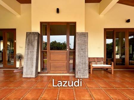 White Lotus 2 : 5 Bedroom, Balinese Style, Luxury Pool Villa close to Hua Hin Town