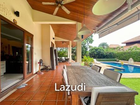 White Lotus 2 : 5 Bedroom, Balinese Style, Luxury Pool Villa close to Hua Hin Town