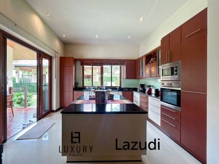 White Lotus 2 : 5 Bedroom, Balinese Style, Luxury Pool Villa close to Hua Hin Town