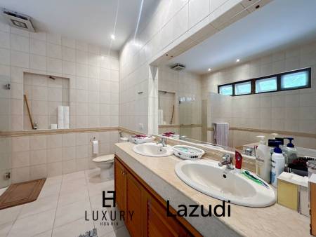 1,736 metro cuadrado 5 ` 5 Baño Villa de Venta