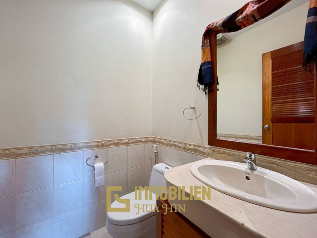 1,736 metro cuadrado 5 ` 5 Baño Villa de Venta