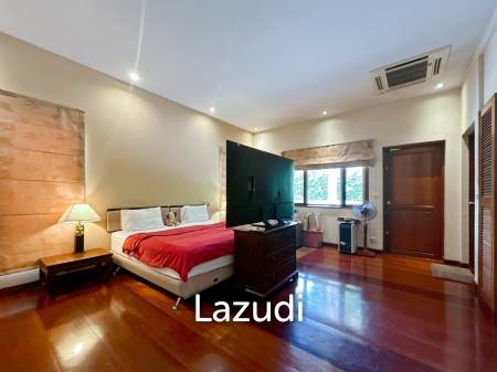 White Lotus 2 : 5 Bedroom, Balinese Style, Luxury Pool Villa close to Hua Hin Town