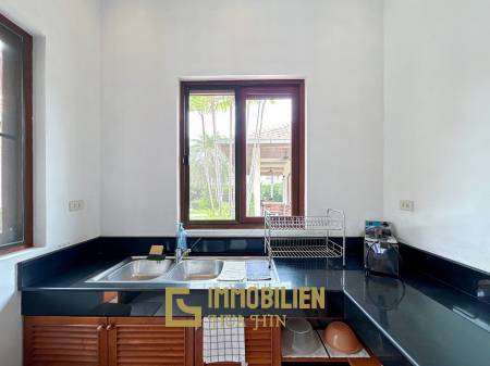 White Lotus 2 : 5 Bedroom, Balinese Style, Luxury Pool Villa close to Hua Hin Town