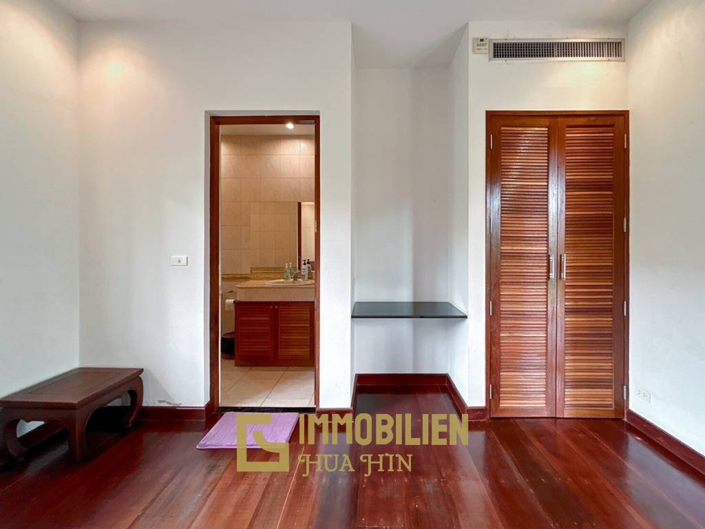 1,736 metro cuadrado 5 ` 5 Baño Villa de Venta