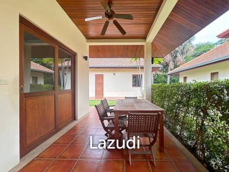 White Lotus 2 : 5 Bedroom, Balinese Style, Luxury Pool Villa close to Hua Hin Town