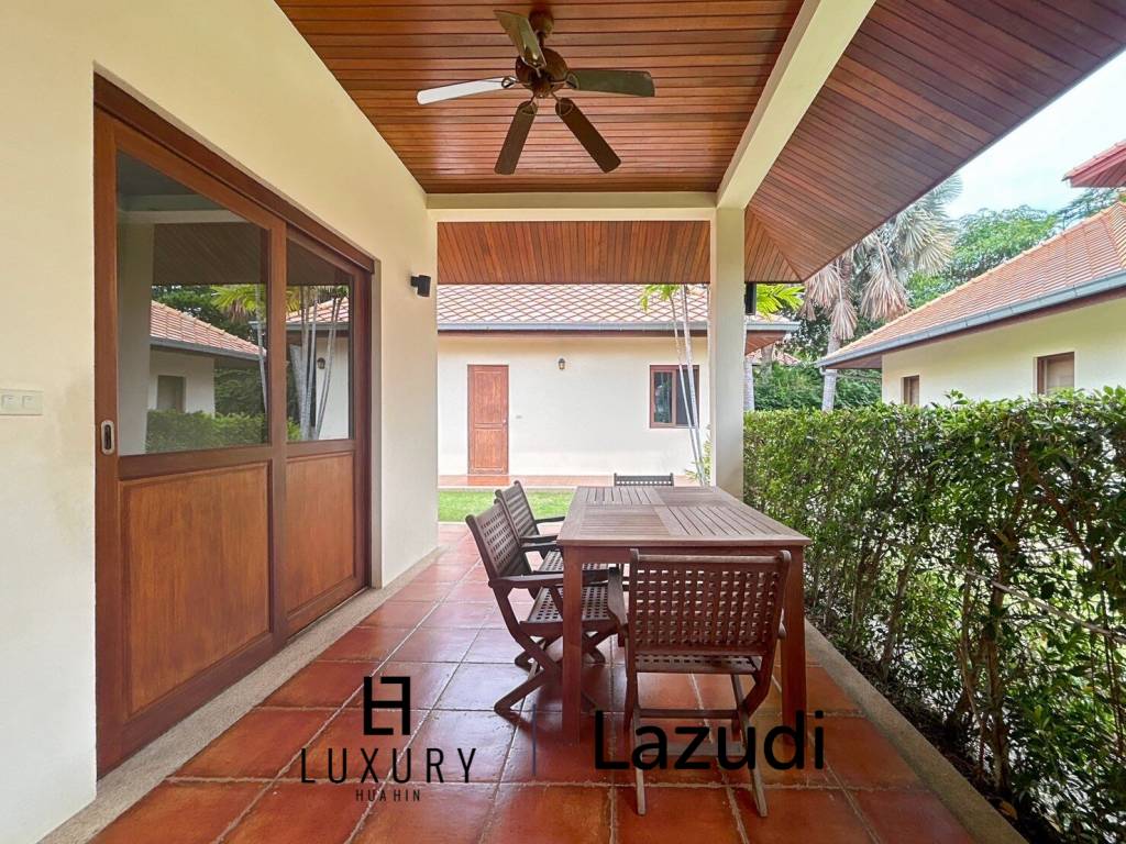 White Lotus 2 : 5 Bedroom, Balinese Style, Luxury Pool Villa close to Hua Hin Town