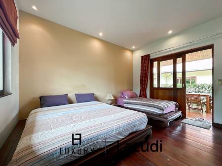 White Lotus 2 : 5 Bedroom, Balinese Style, Luxury Pool Villa close to Hua Hin Town