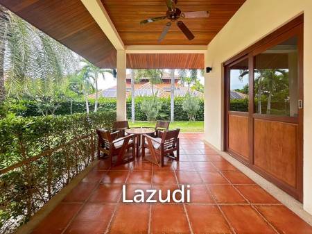 White Lotus 2 : 5 Bedroom, Balinese Style, Luxury Pool Villa close to Hua Hin Town