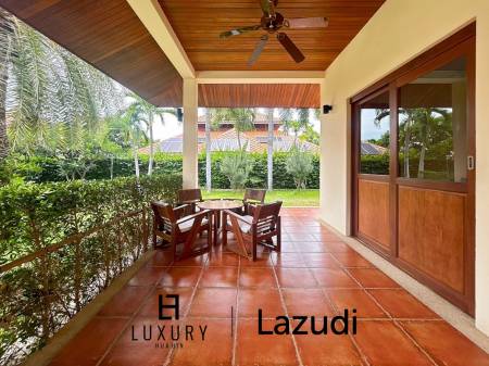 White Lotus 2 : 5 Bedroom, Balinese Style, Luxury Pool Villa close to Hua Hin Town