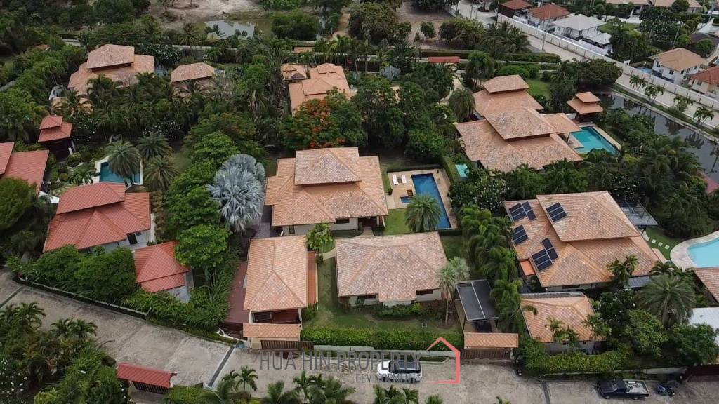 White Lotus 2 : 5 Bedroom, Balinese Style, Luxury Pool Villa close to Hua Hin Town