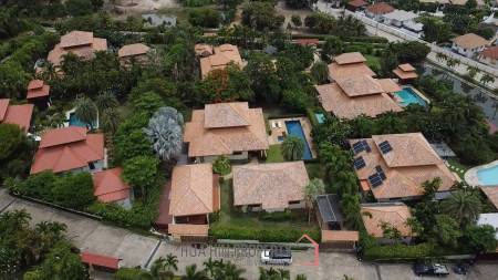 White Lotus 2 : 5 Bedroom, Balinese Style, Luxury Pool Villa close to Hua Hin Town
