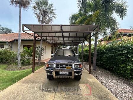 White Lotus 2 : 5 Bedroom, Balinese Style, Luxury Pool Villa close to Hua Hin Town