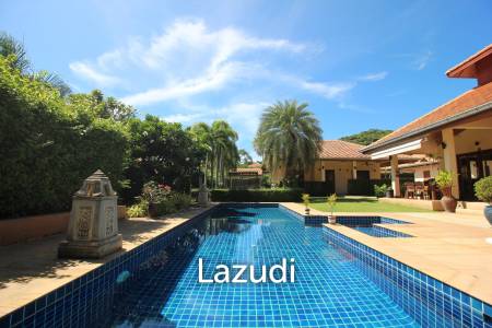 White Lotus 2 : 5 Bedroom, Balinese Style, Luxury Pool Villa close to Hua Hin Town