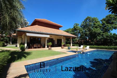 White Lotus 2 : 5 Bedroom, Balinese Style, Luxury Pool Villa close to Hua Hin Town