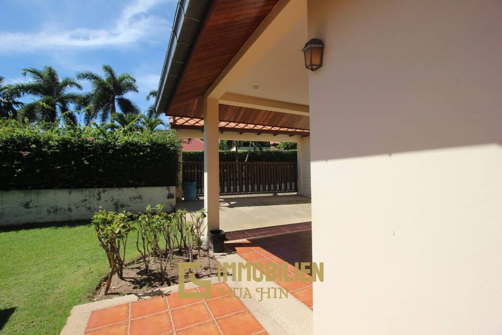 1,736 metro cuadrado 5 ` 5 Baño Villa de Venta