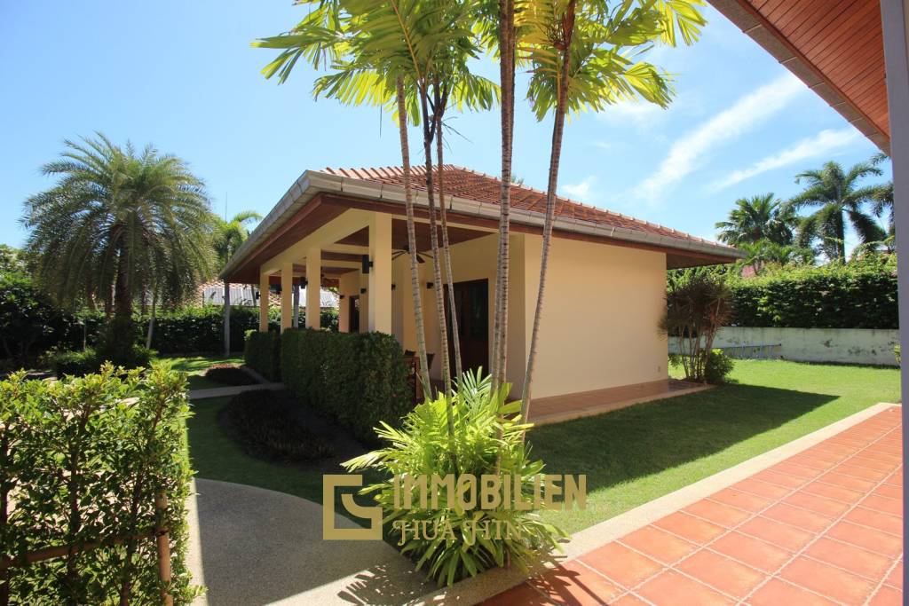 1,736 metro cuadrado 5 ` 5 Baño Villa de Venta