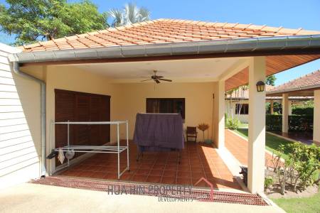White Lotus 2 : 5 Bedroom, Balinese Style, Luxury Pool Villa close to Hua Hin Town