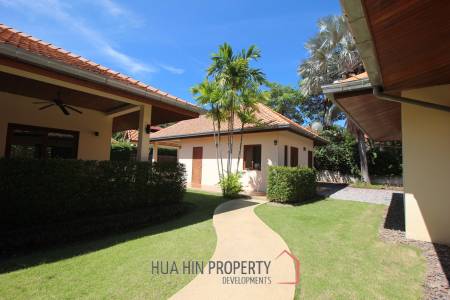White Lotus 2 : 5 Bedroom, Balinese Style, Luxury Pool Villa close to Hua Hin Town
