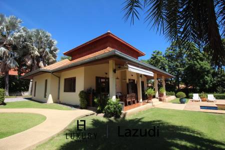 White Lotus 2 : 5 Bedroom, Balinese Style, Luxury Pool Villa close to Hua Hin Town