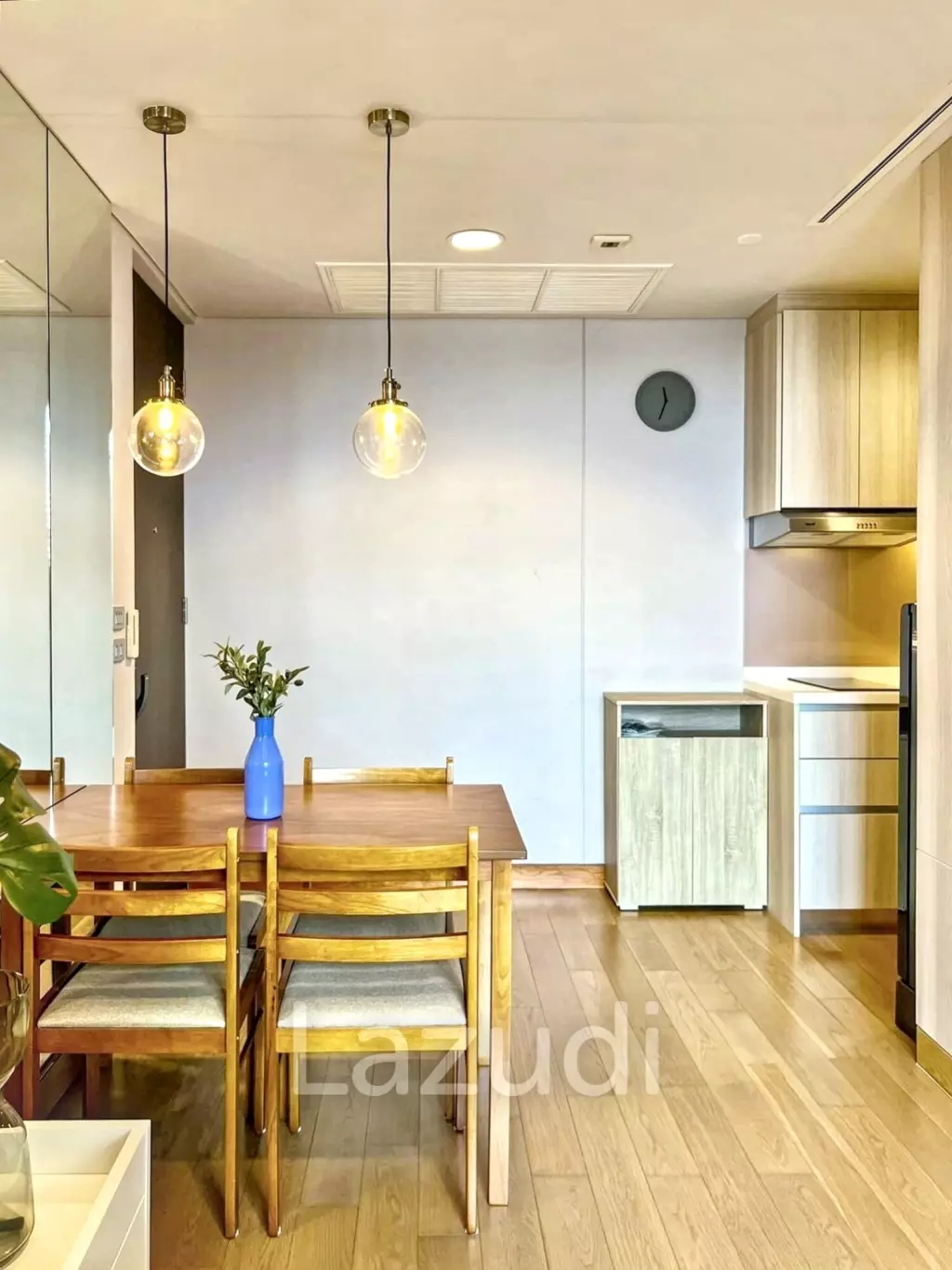 1 Bedroom 1 Bathroom 32 SQ.M The Lumpini24