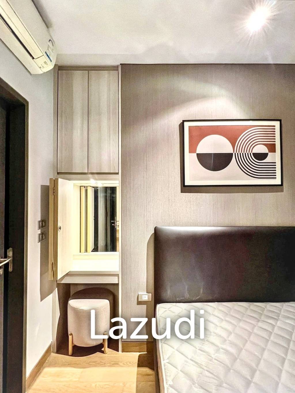 1 Bedroom 1 Bathroom 32 SQ.M The Lumpini24