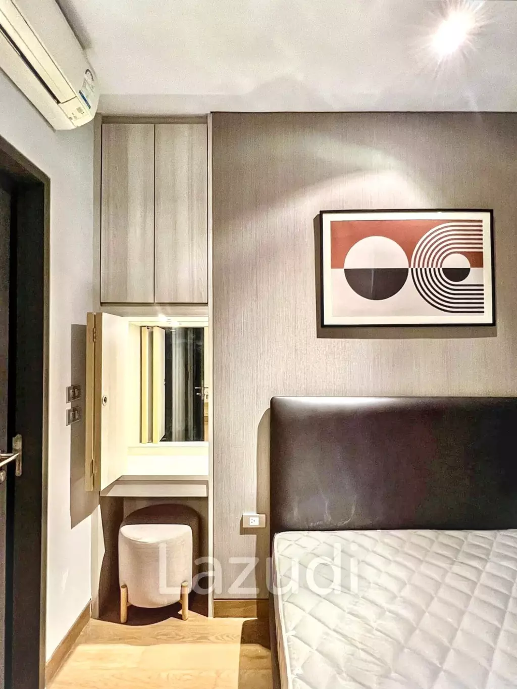 1 Bedroom 1 Bathroom 32 SQ.M The Lumpini24