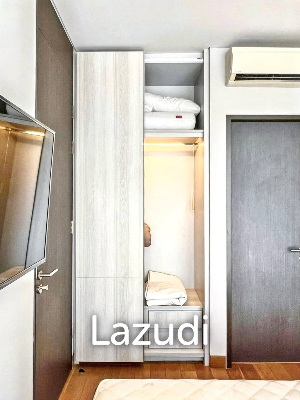 1 Bedroom 1 Bathroom 32 SQ.M The Lumpini24
