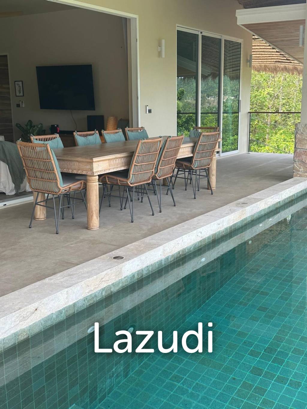 Finished and fully furnished 4 Bed 4 Bath 320 SQ.M