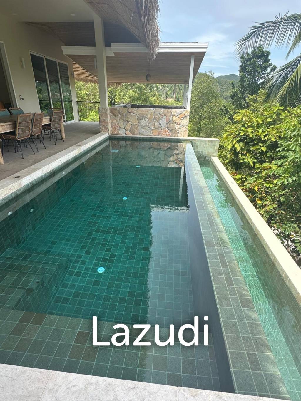 Finished and fully furnished 4 Bed 4 Bath 320 SQ.M
