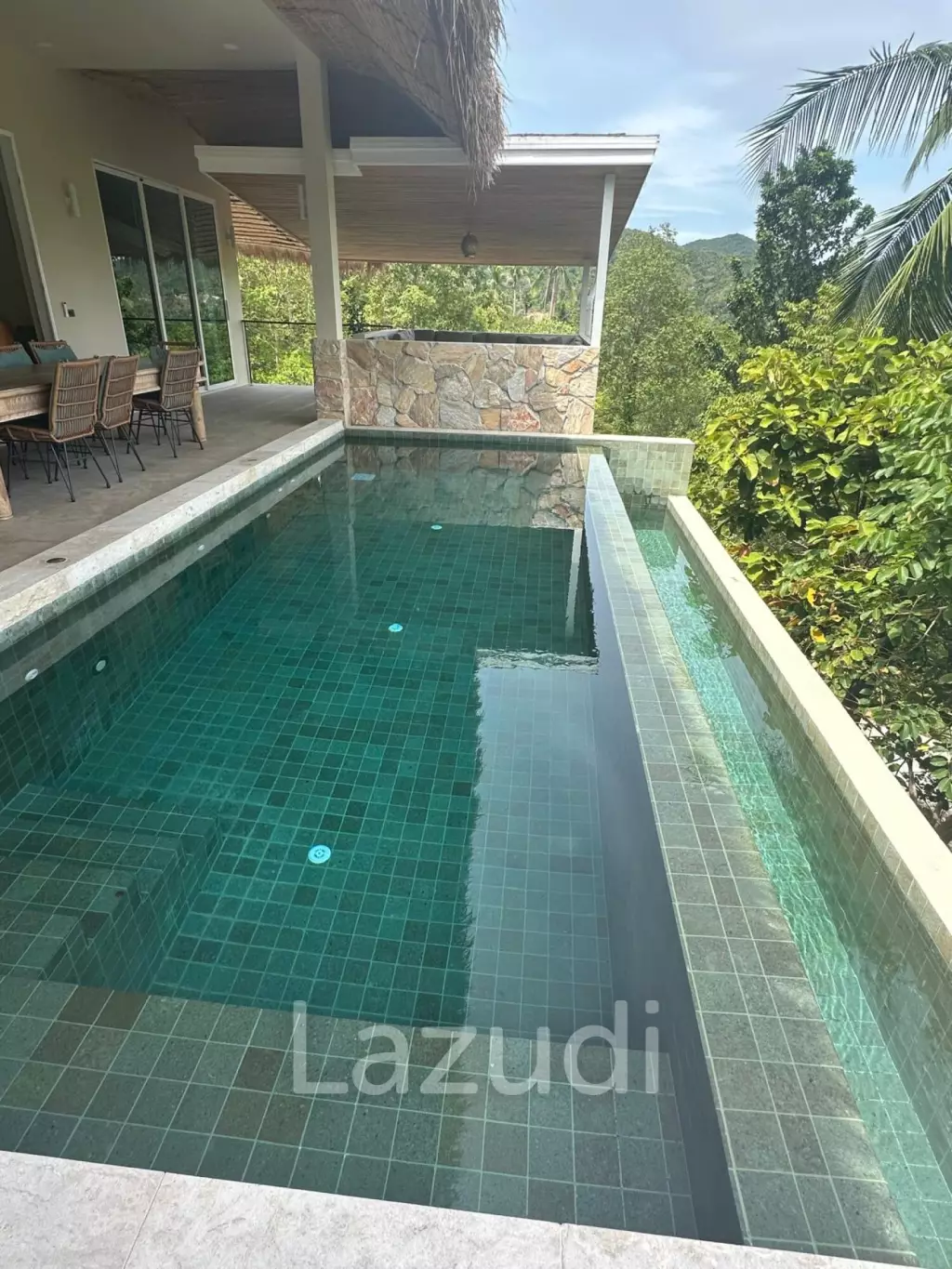 Finished and fully furnished 4 Bed 4 Bath 320 SQ.M