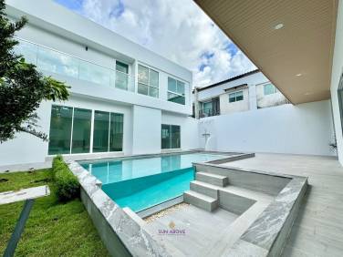 Modern  5-Bedroom Villa Near BISP In Koh Kaew, Phuket