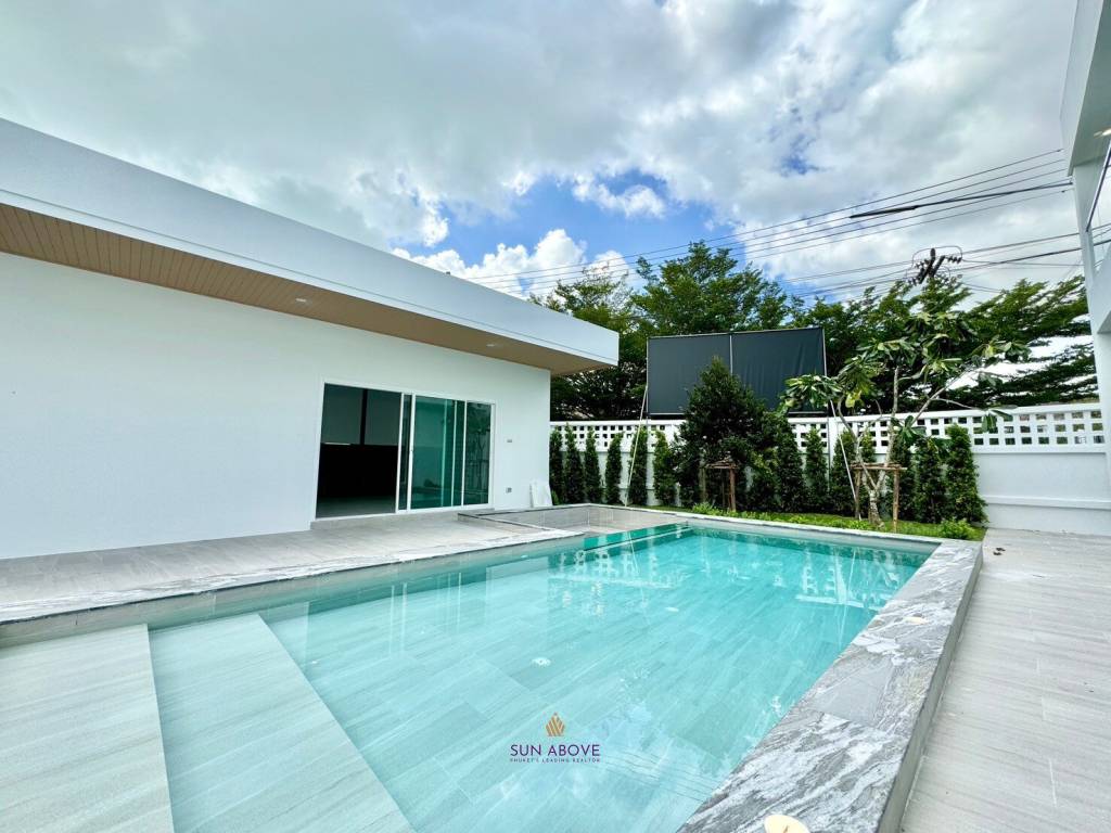 Modern  5-Bedroom Villa Near BISP In Koh Kaew, Phuket