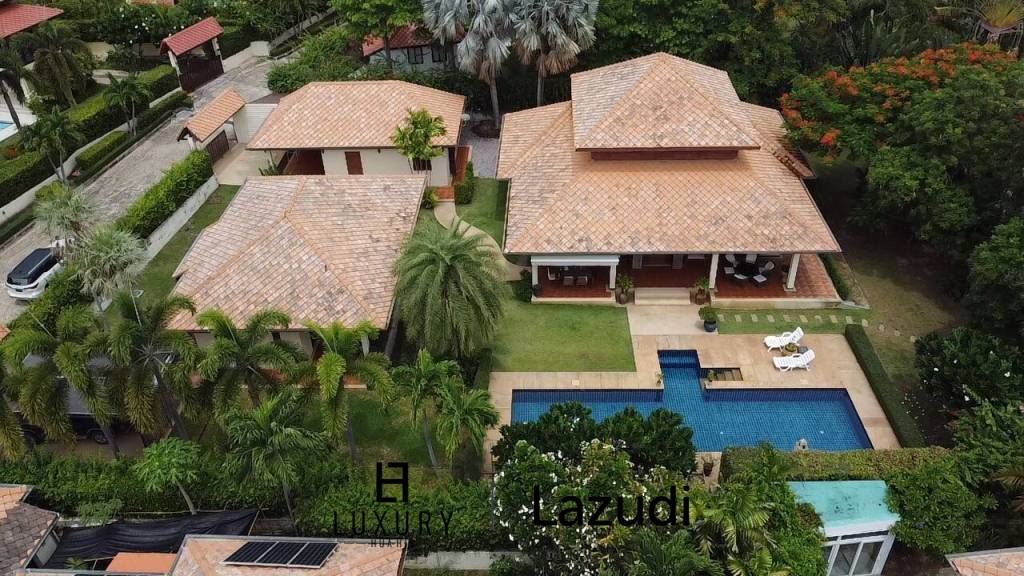 White Lotus 2: 5 Bedroom, Balinese Style, Luxury Pool Villa close to Hua Hin Town