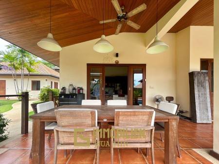 White Lotus 2: 5 Bedroom, Balinese Style, Luxury Pool Villa close to Hua Hin Town