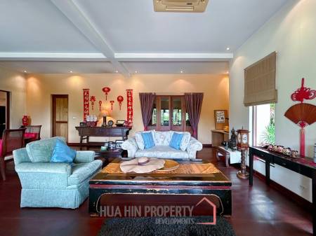 White Lotus 2: 5 Bedroom, Balinese Style, Luxury Pool Villa close to Hua Hin Town