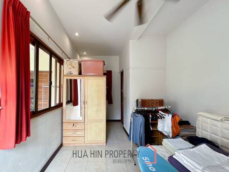 White Lotus 2: 5 Bedroom, Balinese Style, Luxury Pool Villa close to Hua Hin Town