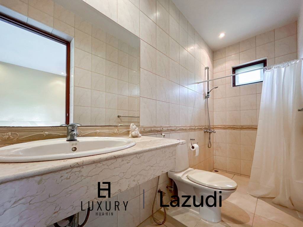 1,736 metro cuadrado 5 ` 5 Baño Villa de Venta