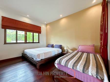 White Lotus 2: 5 Bedroom, Balinese Style, Luxury Pool Villa close to Hua Hin Town