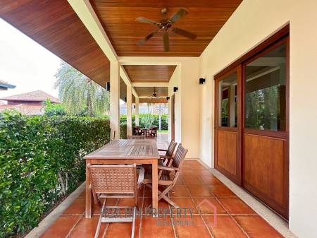 White Lotus 2: 5 Bedroom, Balinese Style, Luxury Pool Villa close to Hua Hin Town