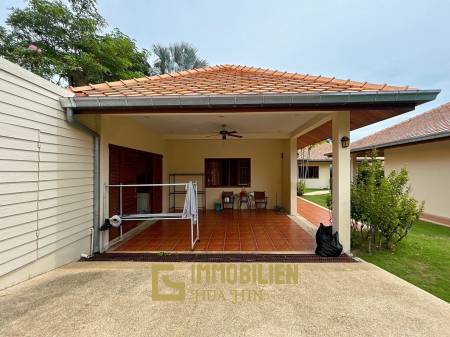 White Lotus 2: 5 Bedroom, Balinese Style, Luxury Pool Villa close to Hua Hin Town