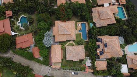 White Lotus 2: 5 Bedroom, Balinese Style, Luxury Pool Villa close to Hua Hin Town
